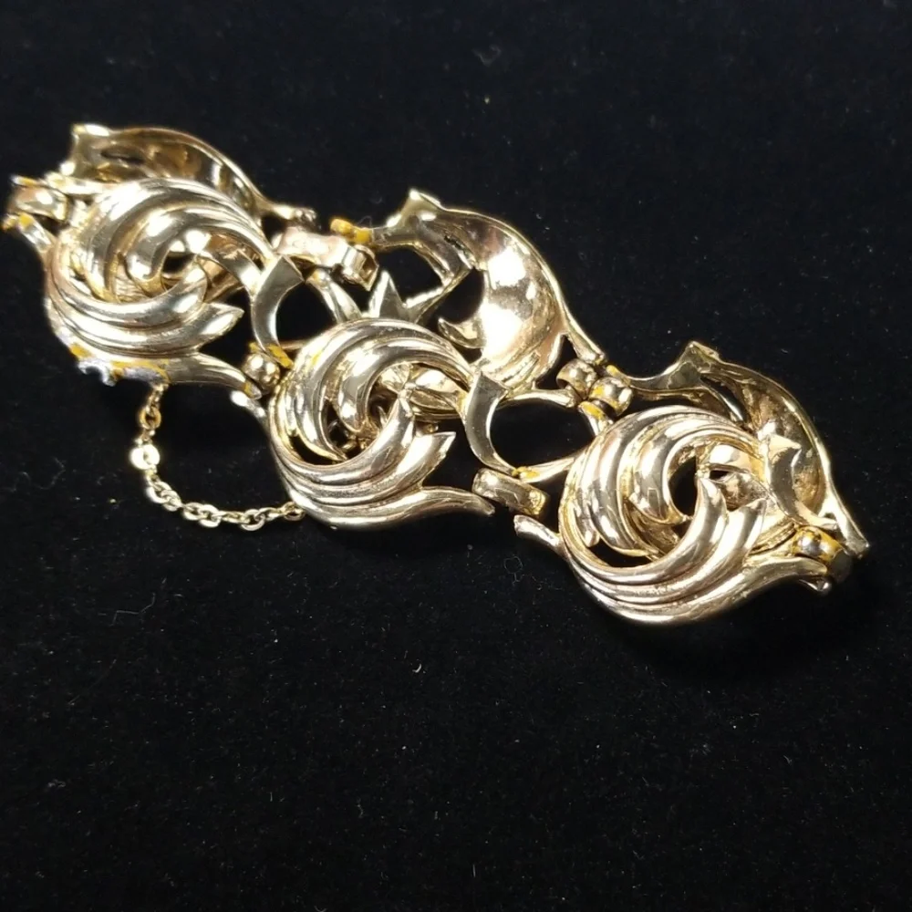 Vintage Signed CORO Link Bracelet Pat Pend Gold Tone